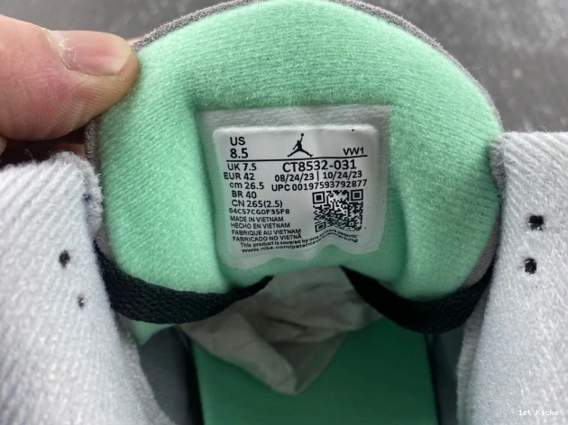 Jordan Air Glow Green 3 CT8532-031 0704